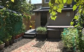 Love-Nest With Private Hot Tub
