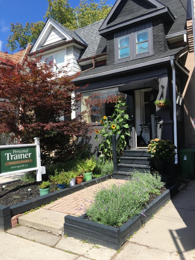 Love-Nest With Private Hot Tub Toronto Exterior photo
